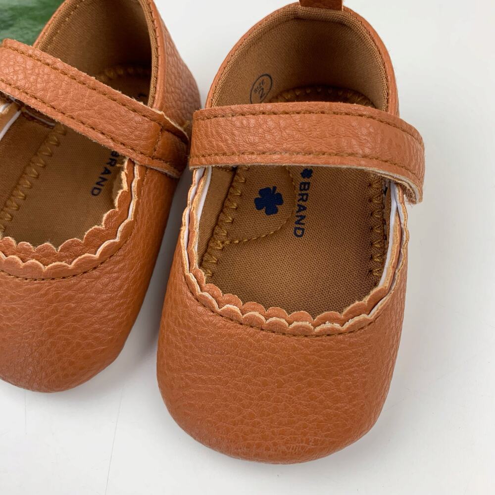 Lucky Brand Mary Jane Crib Shoes Soft Brown Faux Leather Infant Baby Girl Size 2 - Picture 2 of 9